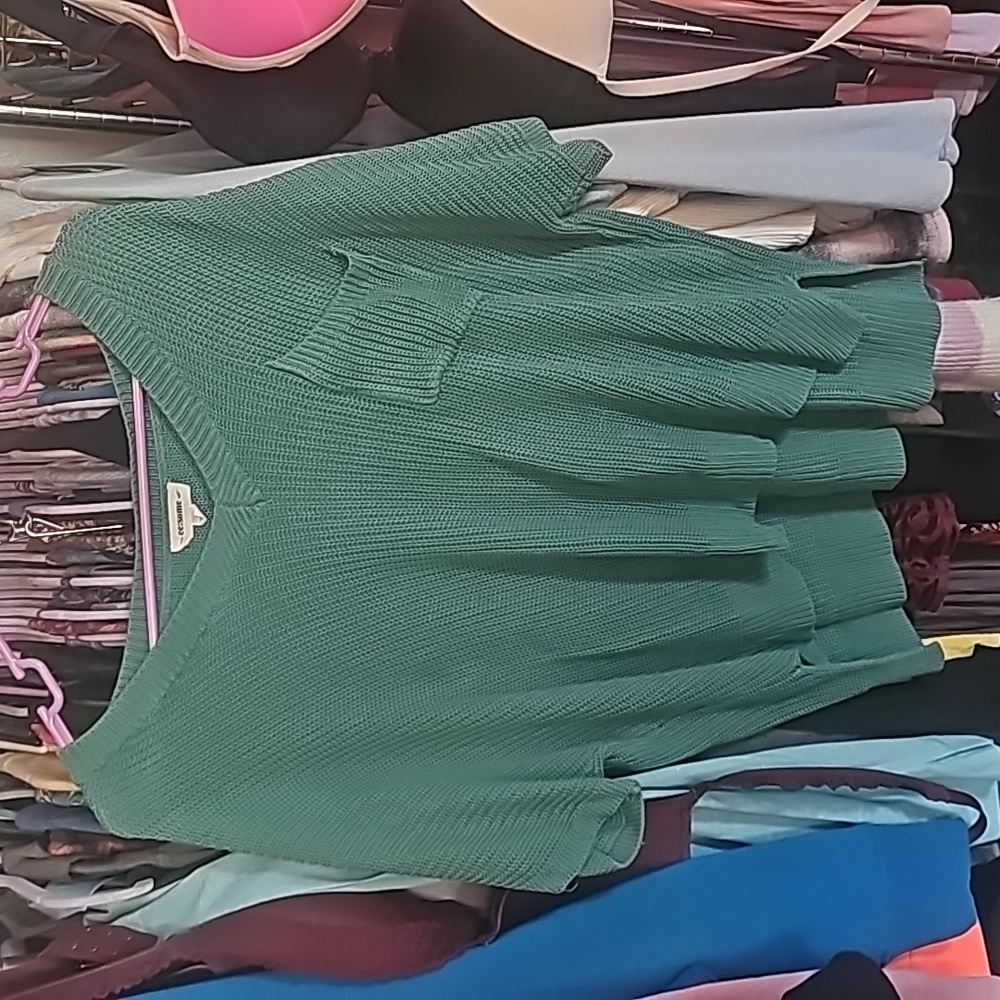 eesome sweater size medium
